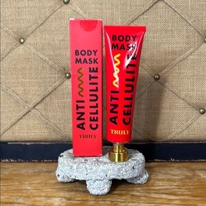 TRULY Red Anti-Cellulite Body Mask‎ with Gold Cap